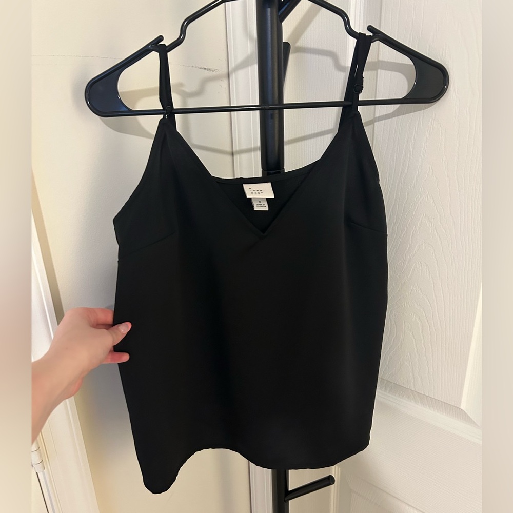 silky black tank 🖤